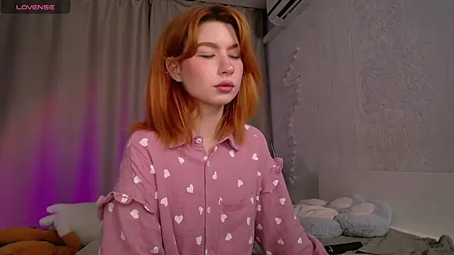 Snapshot of Evaa_Moonn_ chatting on 09.14.25 Evaa Moonn  online show from 09.14.25