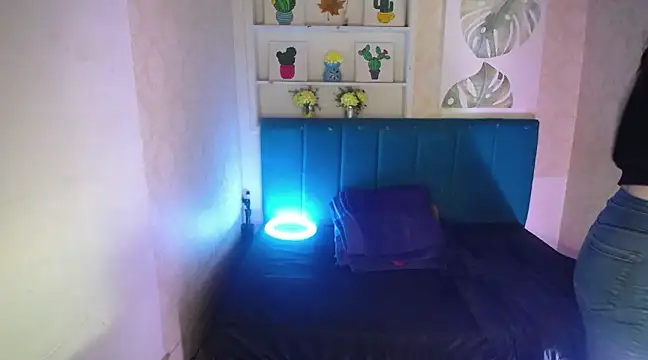 AnnaliOlsenX online show from 02.12.25