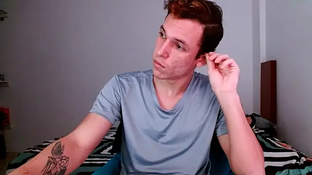 Snapshot of deividcloud36 chatting on 10.23.25 deividcloud36 online show from 10.23.25