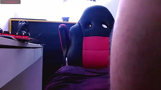 Snapshot of deividcloud36 chatting on 03.08.26 deividcloud36 online show from 03.08.26