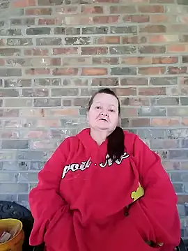 Snapshot of Bayou_Woman68 chatting on 11.03.25 Bayou Woman68 online show from 11.03.25