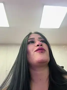 chica Hetfield online show from 12.23.24