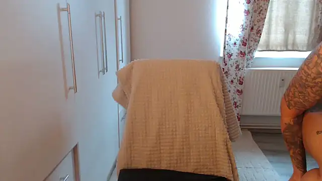 Davinja online show from 12.03.25