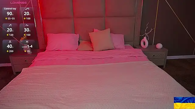 SusieWood online show from 10.26.25