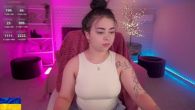 SusieWood online show from 04.28.26