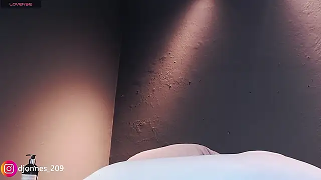 Snapshot of DilanJonnes_ chatting on 03.15.26 DilanJonnes online show from 03.15.26