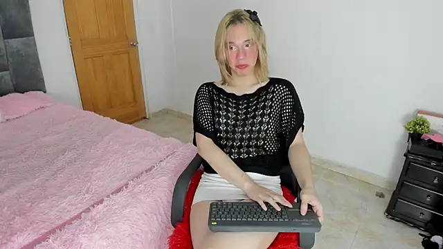  Little angel69 online show from 02.28.25