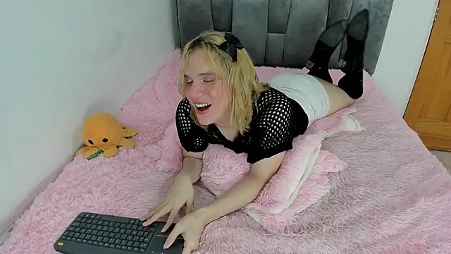  Little angel69 online show from 02.28.25