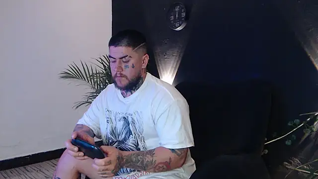 Ash gusbig online show from 02.27.25