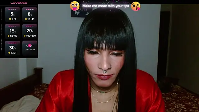 carolinemiller7 online show from 12.17.24