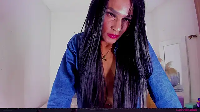 carolinemiller7 online show from 10.11.25