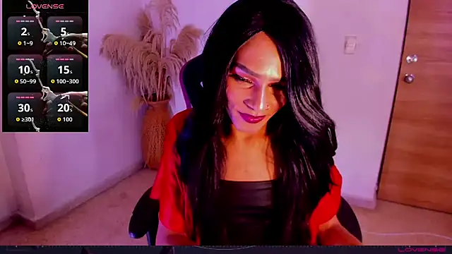 carolinemiller7 online show from 11.25.25