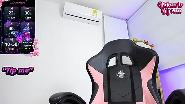 Snapshot of SheilaSmiith chatting on 03.01.25 SheilaSmiith online show from 03.01.25