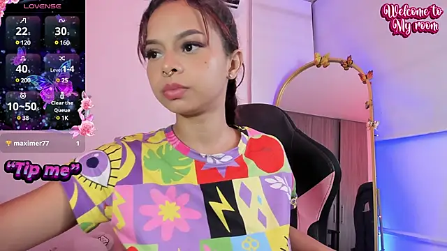 Snapshot of SheilaSmiith chatting on 03.06.25 SheilaSmiith online show from 03.06.25