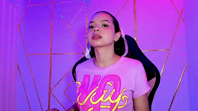 Snapshot of SheilaSmiith chatting on 11.27.25 SheilaSmiith online show from 11.27.25