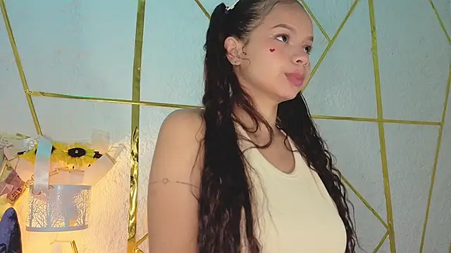 Snapshot of SheilaSmiith chatting on 02.02.26 SheilaSmiith online show from 02.02.26