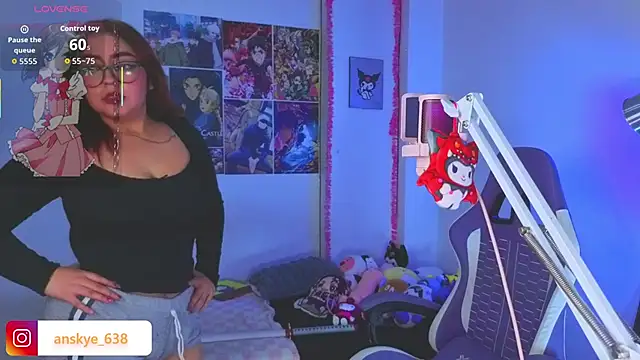 Snapshot of AnngelaSkye chatting on 03.26.26 AnngelaSkye online show from 03.26.26