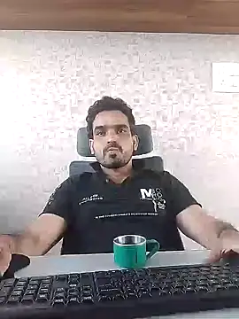 Snapshot of indianguy89 chatting on 12.15.24 indianguy89 online show from 12.15.24