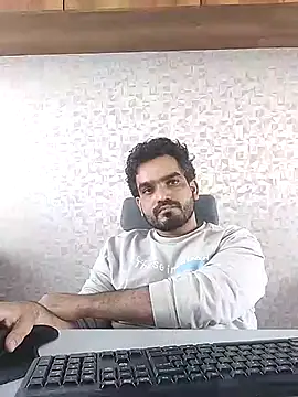 Snapshot of indianguy89 chatting on 01.04.25 indianguy89 online show from 01.04.25