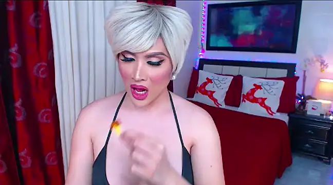 Snapshot of Heavenly_Treats chatting on 12.04.24 Heavenly Treats online show from 12.04.24