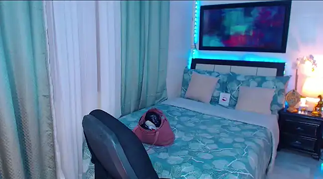 Snapshot of Heavenly_Treats chatting on 03.08.25 Heavenly Treats online show from 03.08.25