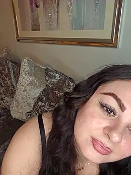 Snapshot of Britishbella chatting on 02.06.26 Britishbella online show from 02.06.26