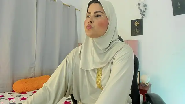 Snapshot of AishaAmin_ chatting on 06.15.26 AishaAmin online show from 06.15.26