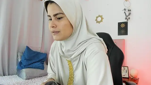 AishaAmin  online show from 07.13.26