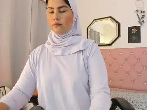 AishaAmin  online show from 07.25.26