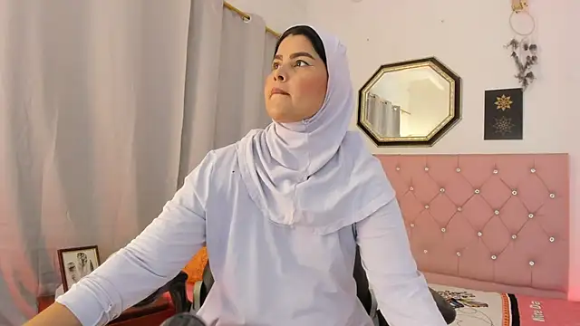 AishaAmin  online show from 07.28.26