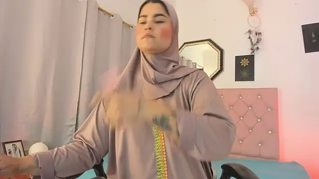 AishaAmin  online show from 07.31.26