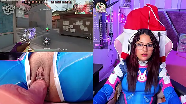 PetiteSophie  online show from 12.22.24