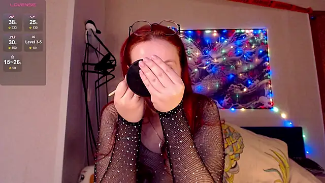 VanessaLincum online show from 10.28.25