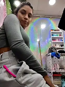 Snapshot of Anifer chatting on 01.16.25 Anifer online show from 01.16.25