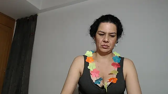 Sharickleon11 online show from 10.16.25