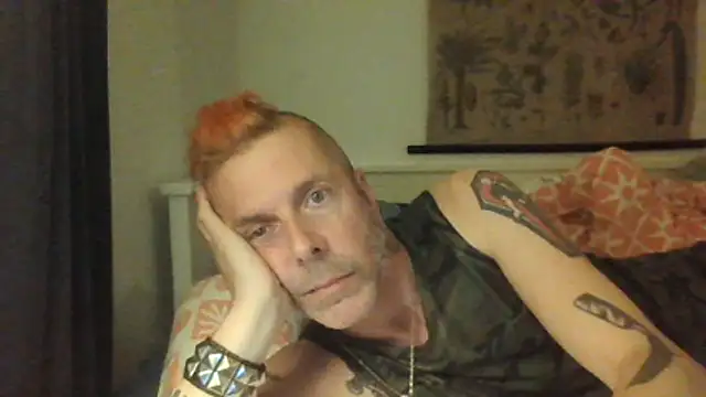 Snapshot of SHARPSkinhead chatting on 05.22.26 SHARPSkinhead online show from 05.22.26