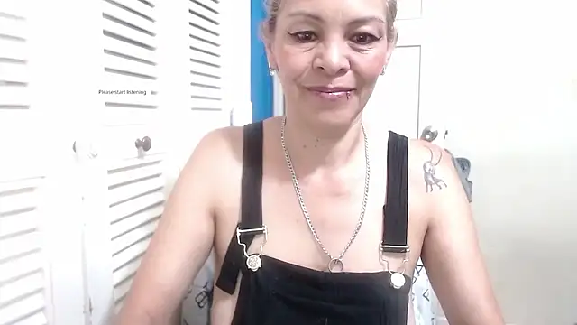 Snapshot of electra-mommy chatting on 01.08.26 electra-mommy online show from 01.08.26