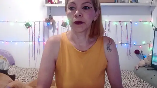 Snapshot of electra-mommy chatting on 05.22.26 electra-mommy online show from 05.22.26
