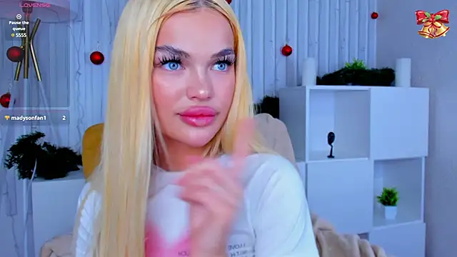 Snapshot of Angel_Sapphire_ chatting on 01.26.25 Angel Sapphire online show from 01.26.25