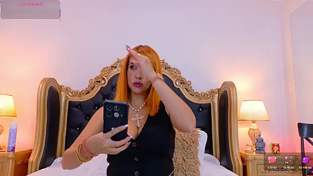 AdelinaVans online show from 11.17.25