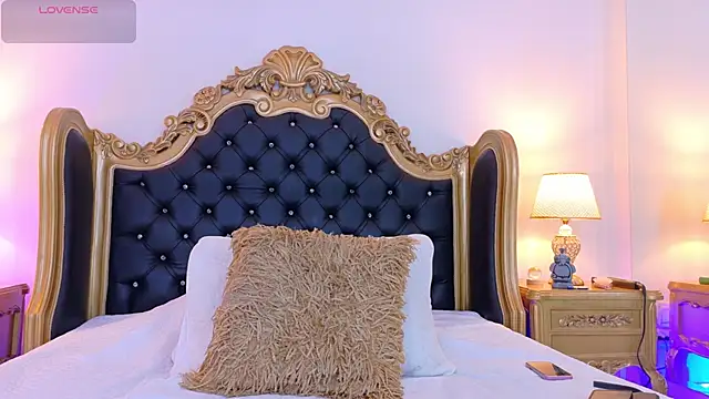 Snapshot of AdelinaVans chatting on 02.20.26 AdelinaVans online show from 02.20.26