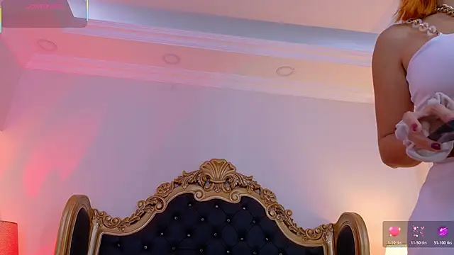 Snapshot of AdelinaVans chatting on 03.11.26 AdelinaVans online show from 03.11.26