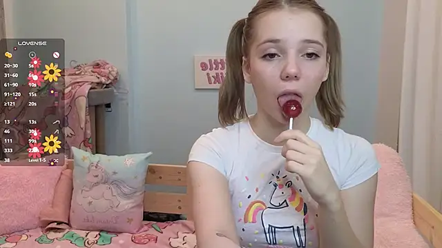 PrincessLittleKiki online show from 10.14.25