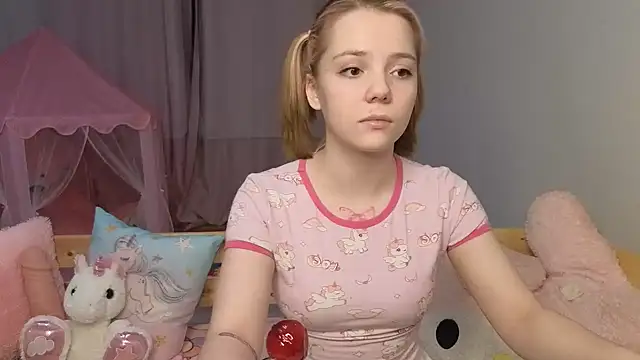 Snapshot of PrincessLittleKiki chatting on 02.10.26 PrincessLittleKiki online show from 02.10.26