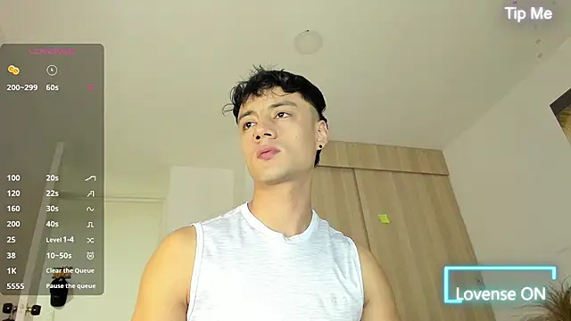 Snapshot of Sebastian-Dash chatting on 11.19.25 Sebastian-Dash online show from 11.19.25