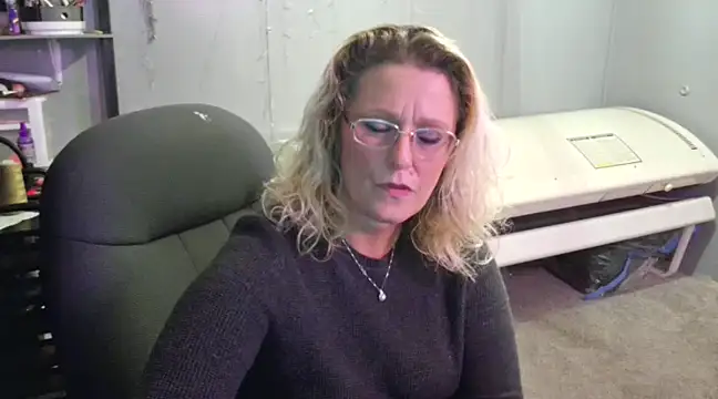 Lisalovely6981 online show from 01.22.25