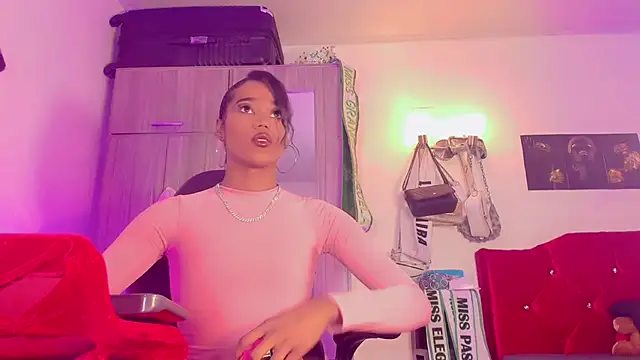 naomy  xx online show from 08.06.26