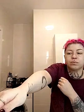 Snapshot of divine_eve chatting on 02.21.25 divine eve online show from 02.21.25