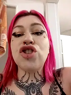 Snapshot of divine_eve chatting on 02.22.25 divine eve online show from 02.22.25