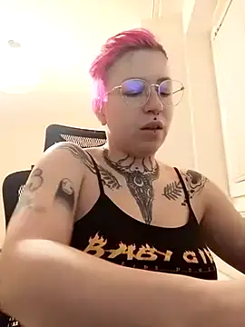 Snapshot of divine_eve chatting on 02.23.25 divine eve online show from 02.23.25